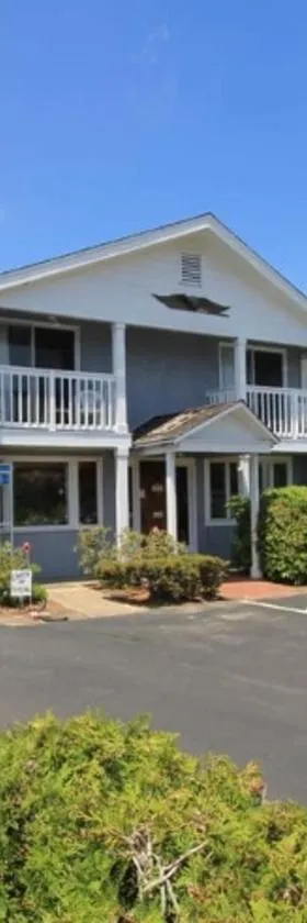 VILLAGE GREEN MOTEL，位于雅茅斯的酒店
