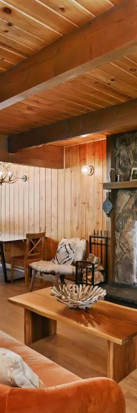 Le Chalet of Arrowbear Lake，位于Running Springs的酒店