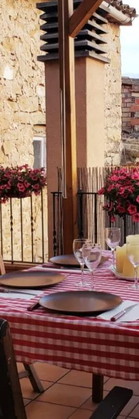 ESPECTACULAR CASA RURAL CA L'ESQUERRÉ，位于Cerviá的酒店