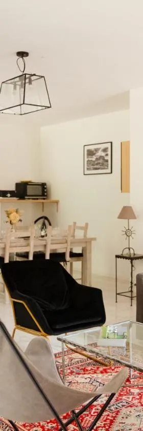 La Borgnardais gîte en Brocéliande, proche Guer - 1 à 11 couchages，位于Loutehel的酒店