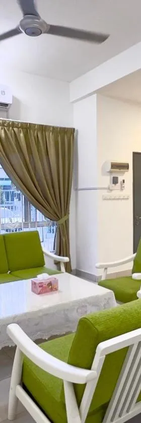 De Qasturee KLIA@Kota Warisan homestay nearest to airport，位于Kampong Besut的酒店