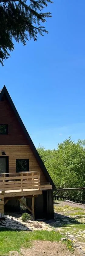 Chalet du Fayard - jacuzzi avec vue et détente en pleine nature，位于Belfahy的酒店