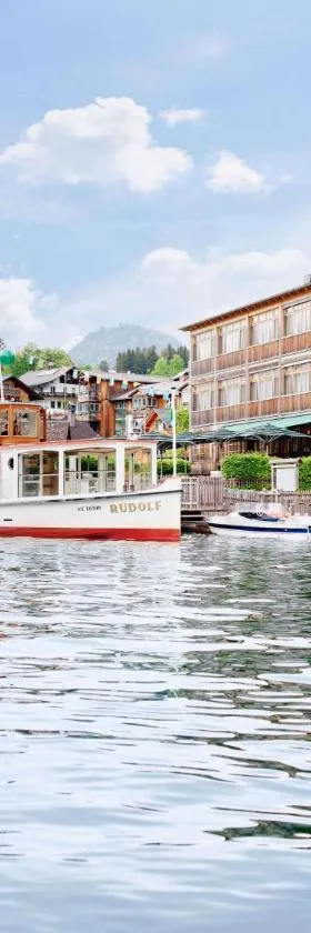 TAUROA Seehotel Grundlsee，位于格伦德尔湖的酒店