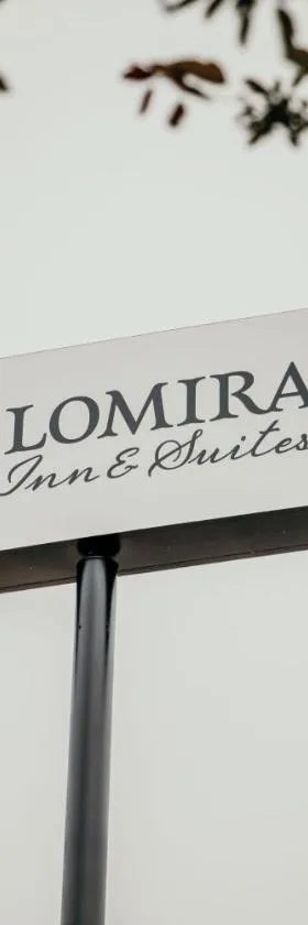 Lomira Inn and Suites，位于Lomira的酒店