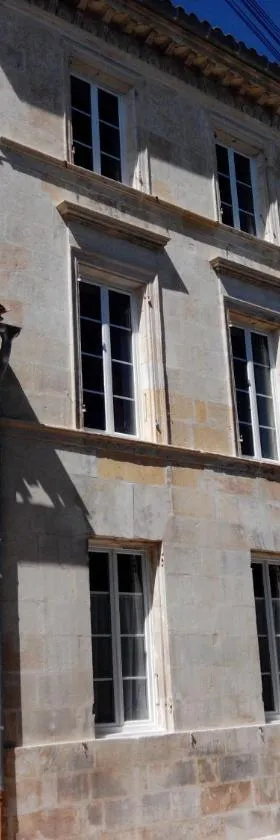 Chambres d'hôtes -- Le Clos de Gémozac，位于热莫扎克的酒店