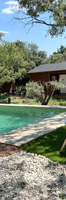 Casa Rural de Rafael Cabañas de Madera，位于Venturada的酒店