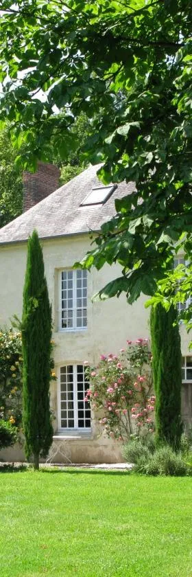 les grandes hayes，位于Coulonges-sur-Sarthe的酒店