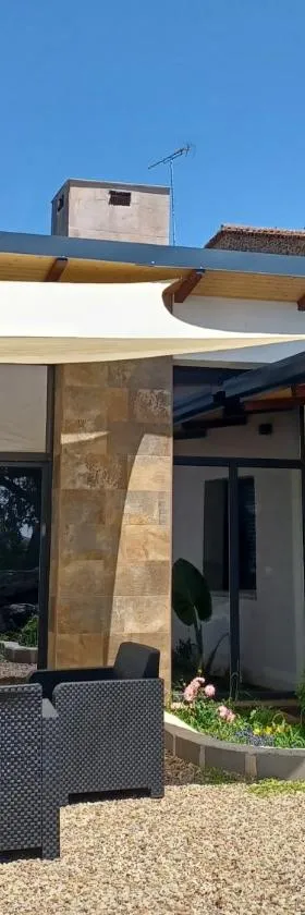Bungalow Sierra San Vicente，位于Hinojosa de San Vicente的酒店