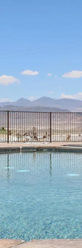 Death Valley Hot Springs 3 Bedroom，位于Tecopa的酒店