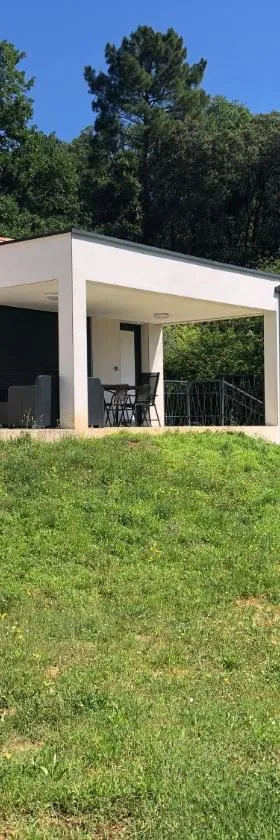 Maison entière pour 6 personnes dans les Cévennes，位于Cendras的酒店
