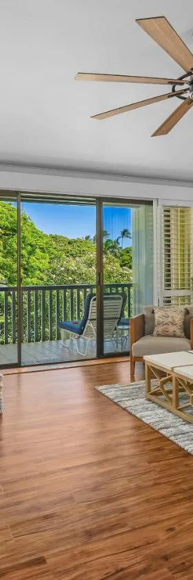 Step to beach New Quiet Kiahuna Plantation Remodeled 2 bedroom condo with AC，位于科洛阿的酒店