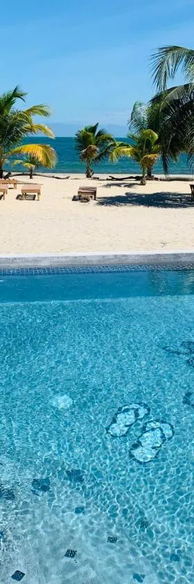 Sandy Feet Beach Resort，位于珀拉什奇亚的酒店