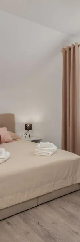 Aura Apartment，位于Kukuljani的酒店