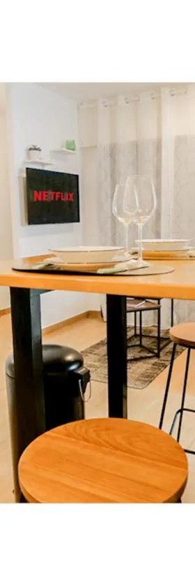 #L'Estere WiFi-Netflix-Clim，位于欧兹的酒店