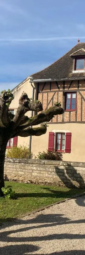 Jan's place in Burgundy，位于Écuelles的酒店