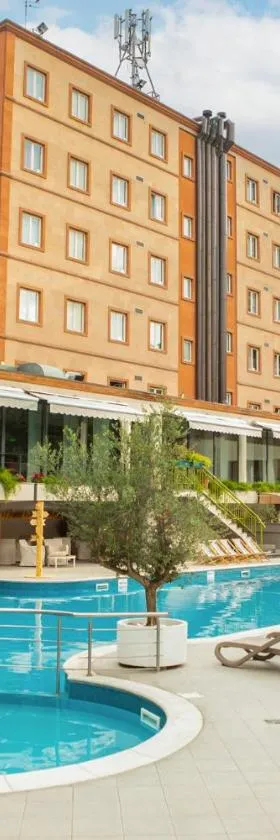 Best Western Plus Congress Hotel Yerevan，位于埃里温的酒店