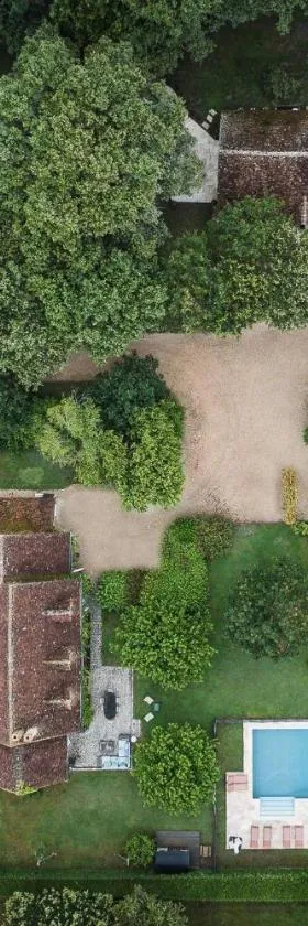 La Grange De Léonie, Chambres d'hôtes avec Piscine et Spa，位于维耶尔宗的酒店