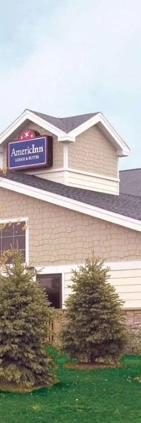 AmericInn by Wyndham Charlevoix，位于沙勒瓦的酒店