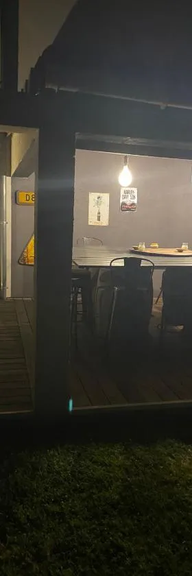 Maison de ville 5 chambres, piscine，位于瓦朗斯门的酒店