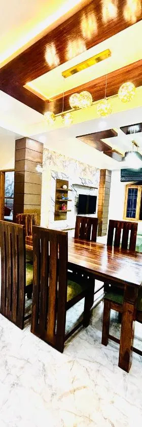 Dreamville Stays Shimla - Luxury Homestay and B&B，位于西姆拉的酒店