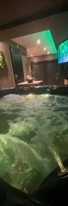 A la Belle Étoile, le spa détente céleste，位于Loison-sous-Lens的酒店