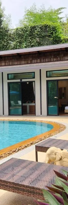 Alaita Boutique Phuket，位于Ban Bo Rae的酒店