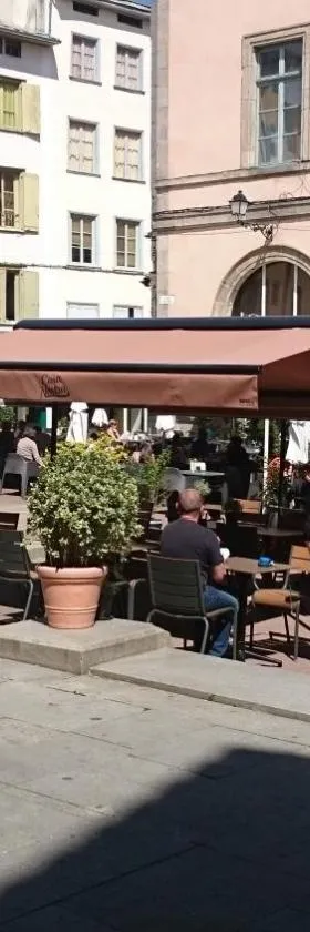 Espace Grenouillit Le Puy en Velay，位于勒布伊的酒店