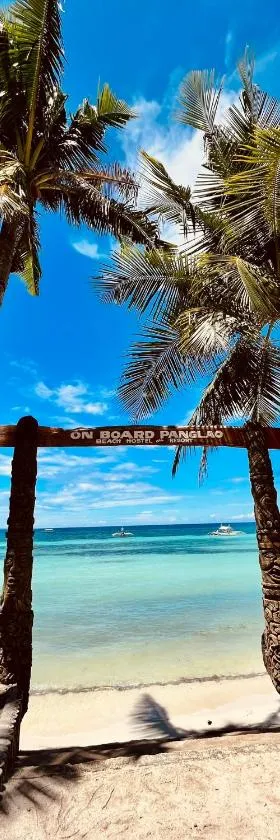On Board Panglao Beach Hostel & Resort with FREE MOTORBIKE，位于大奥的酒店