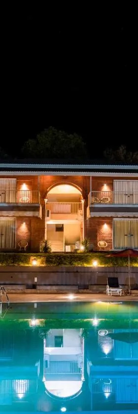 Urmilaa Green County Resort 35 KM From Kolhapur，位于戈尔哈布尔的酒店