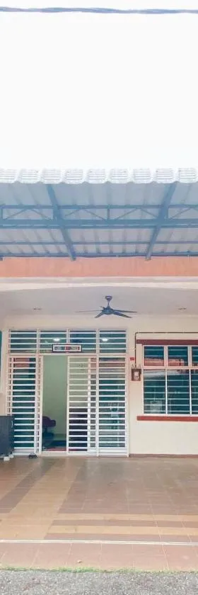 RW segamat homestay，位于昔加末的酒店