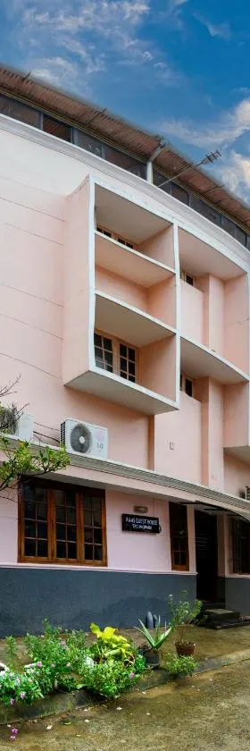 Rams Guest House Technopark，位于特里凡得琅的酒店