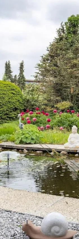 B&b La Villa Orchidées, breakfast included，位于Bassenge的酒店