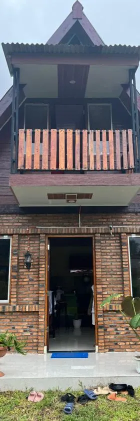 Ulina Villa Segitiga Berastagi，位于不拉士打宜的酒店
