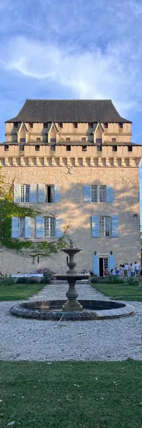Château Déhès Gazaupouy 1 chambre d'hôte et 1 Gite，位于Gazaupouy的酒店