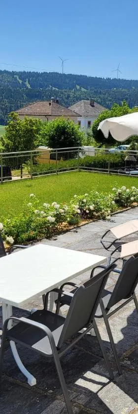 Les petits Rosiers，位于Tramelan的酒店