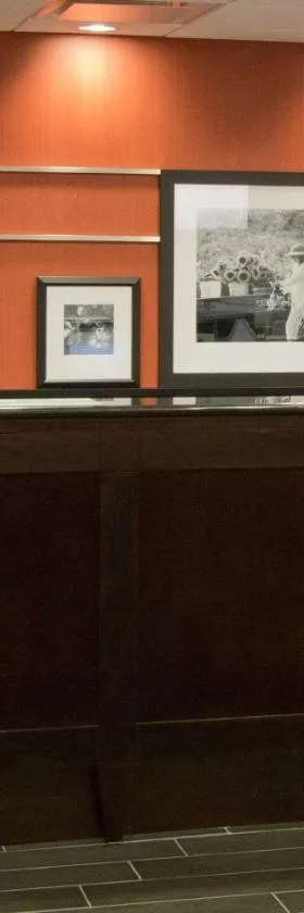 奥尔巴尼奥尔巴尼购物中心汉普顿酒店及套房，位于奥尔巴尼的酒店