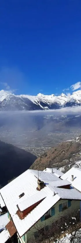 Auberge le Mont-Gelé，位于Iserables的酒店