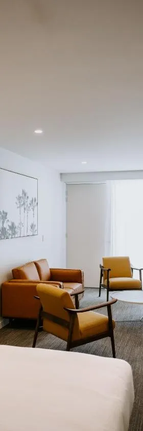 Peninsula Hotel Motel，位于阿德莱德的酒店