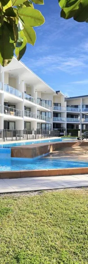 Boathouse 107 Pool side apartment，位于茶园的酒店