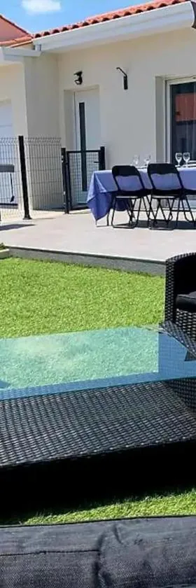 Le Brasil - Maison 74 m - Calme avec terrasse Sud classée 3 étoiles，位于勒宝洛的酒店