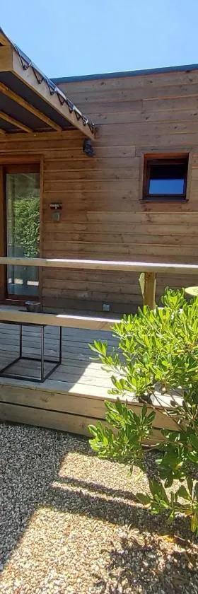 L’Ombragée Au Doux Refuge，位于Courtonne-la-Meurdrac的酒店