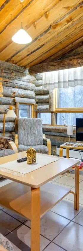 Log Cabin Apartment Käkriäinen A，位于Suomutunturi的酒店