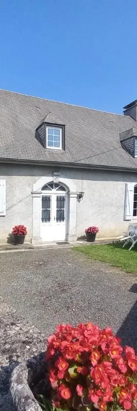 Maison avec jardin，位于Adé的酒店