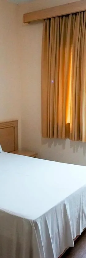 Hotel Dan Inn Poços de Caldas - A melhor localização do Centro by Nacional Inn，位于波苏斯-迪卡尔达斯的酒店