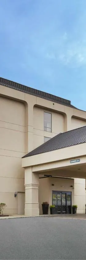 克林顿汉普顿酒店，位于克林顿的酒店