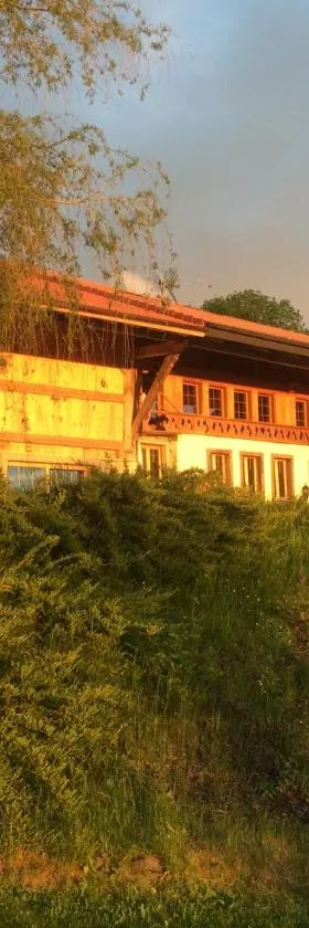 Les Abeilles，位于Lieffrens的酒店