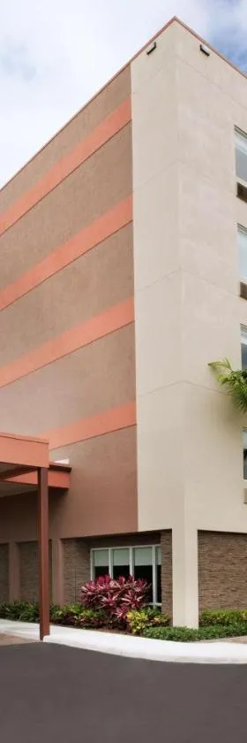 佛罗里达城希尔顿欣庭套房酒店，位于佛罗里达市的酒店