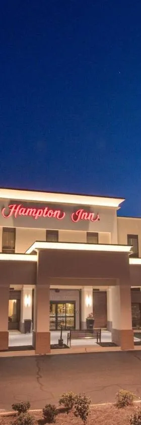 尼斯维尔埃尔金空军基地汉普顿酒店，位于尼斯维尔的酒店