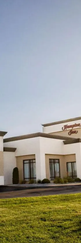 史蒂文斯伯恩特希尔顿恒庭酒店，位于Plover的酒店