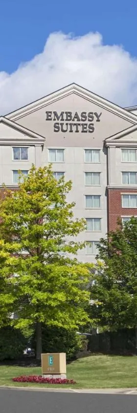 Embassy Suites by Hilton Cleveland Rockside，位于独立市的酒店
